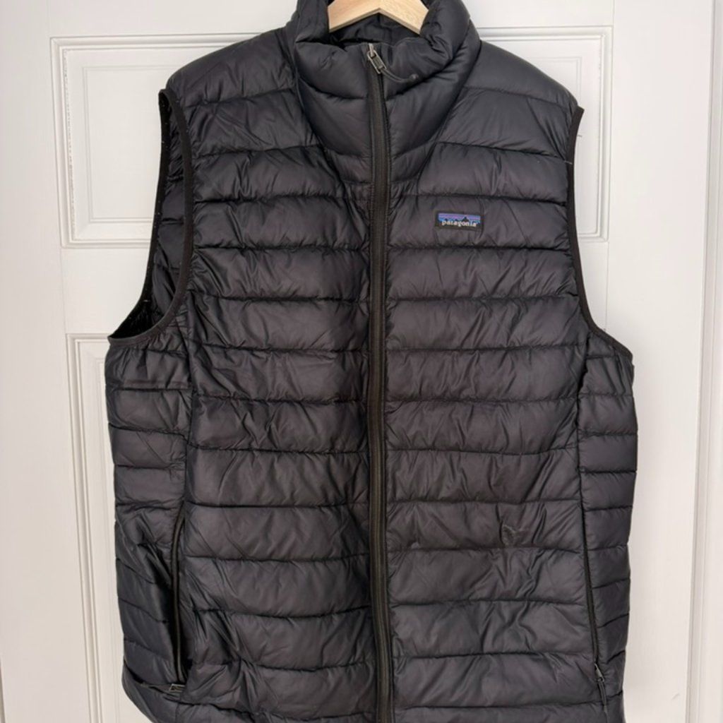 Patagonia Men's Black Quilted Down Vest Xl